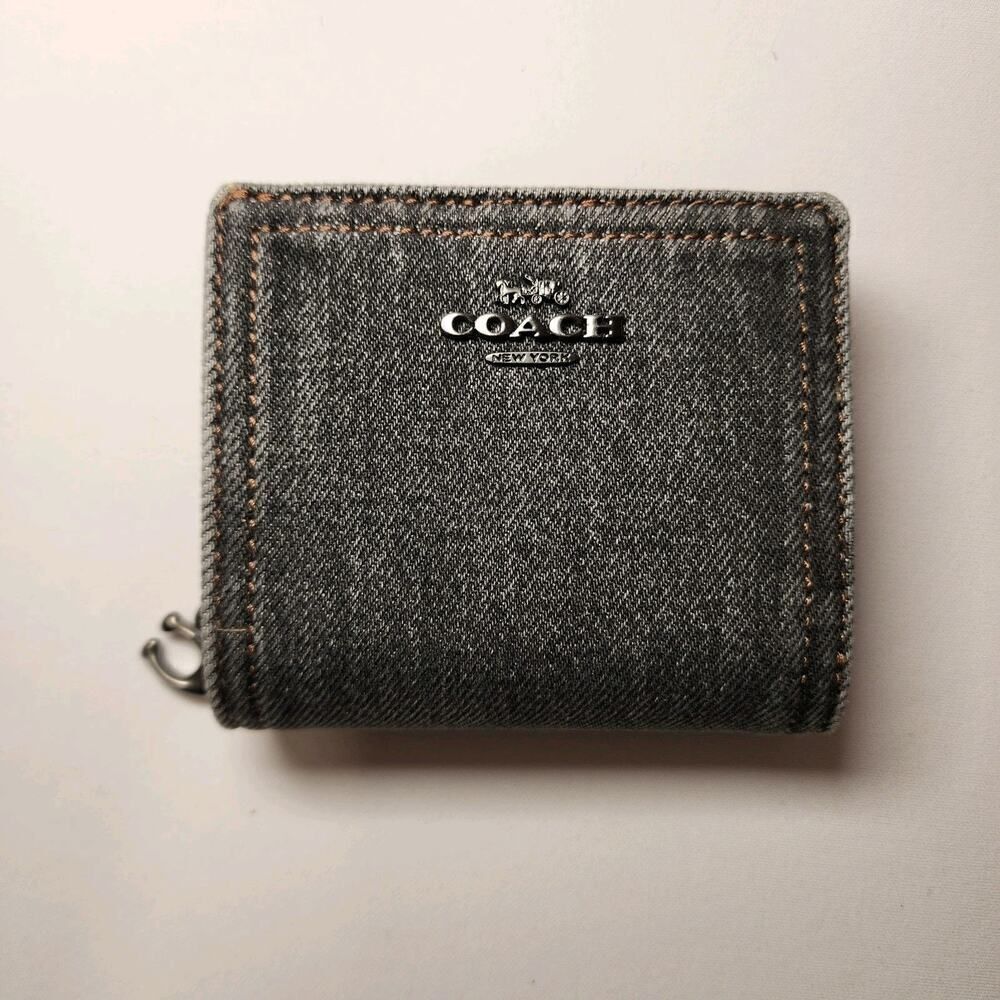 NWT Coach CAP07 Washed Grey Denim Snap Wallet